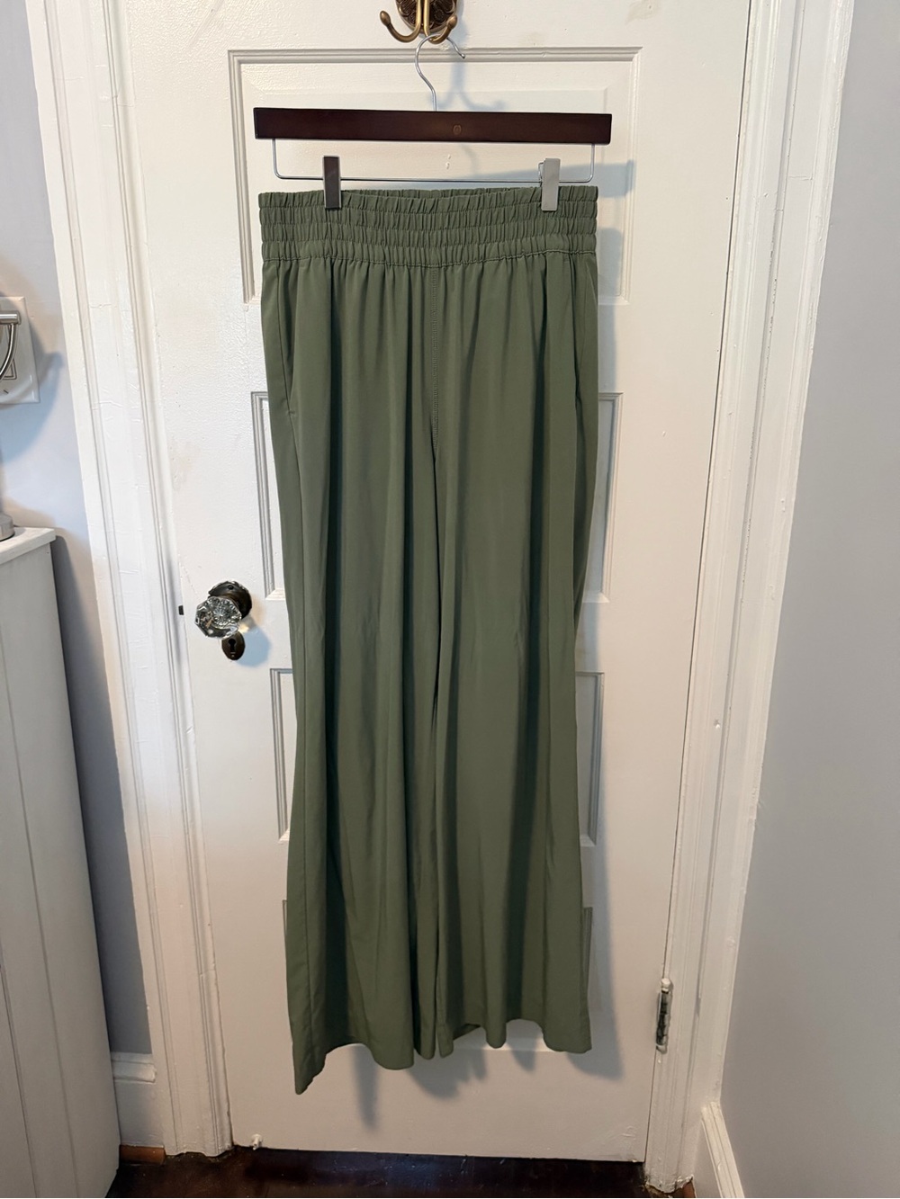 Vuori Athleisure Olive Green Wide-Leg Smocked Waist Pants